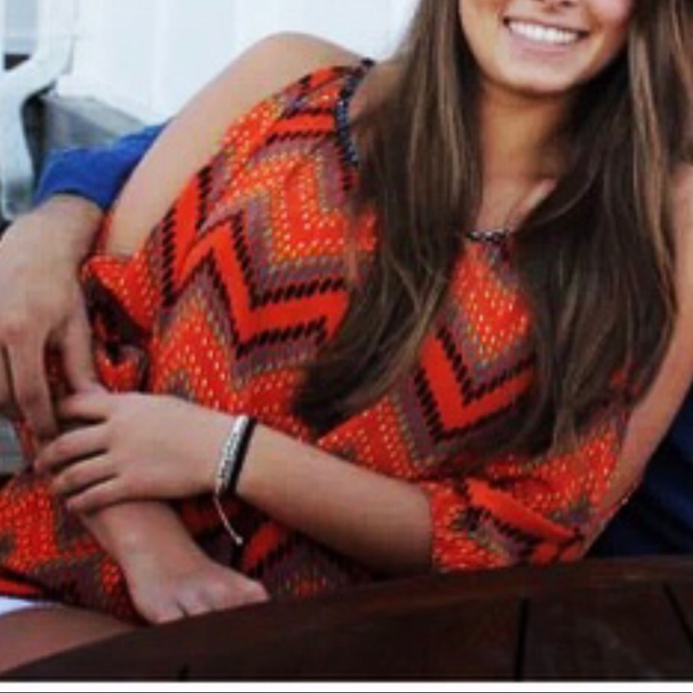 Cold shoulder pattern top
